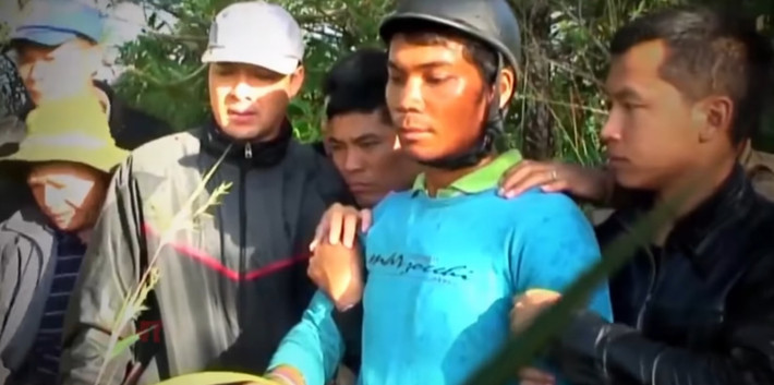 Để trừ hậu họa cho gia đình, khoảng giữa tháng 10/2015, qua nhiều người giới thiệu, Ya Tăm mua được khẩu súng giá 10 triệu đồng cùng 25 viên đạn để tìm cơ hội giết Ka Nhất