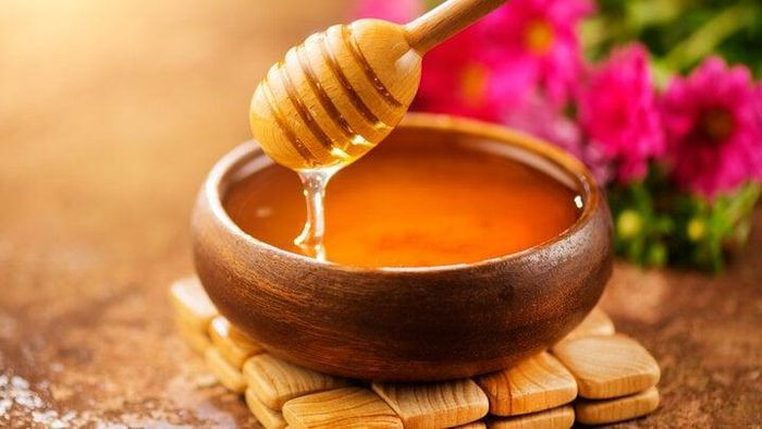Các nhà khảo cổ đã phát hiện những lọ mật ong trong mộ cổ Ai Cập có niên đại hơn 3.000 năm tuổi. Theo kết quả nghiên cứu, số mật ong này vẫn có thể ăn được. Ảnh: Ảnh: Tasting Table.