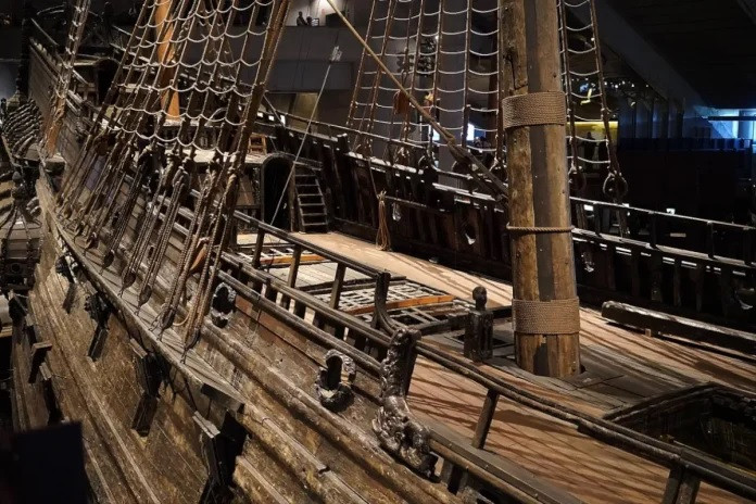 Vào chiều ngày 10/8/1628, tàu Vasa có chuyến ra khơi đầu tiên từ bến cảng cung điện ở Stockholm. Tuy nhiên, sau khi đi được hơn 1 km, tàu chiến Vasa bị lật úp. Ảnh: Ray Swi-hymn from Sijhih-Taipei, Taiwan.