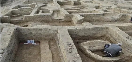 Tại các địa điểm quân sự khác do pharaoh Ramesses II xây dựng ví dụ như pháo đài đã được tìm thấy ở phía tây bắc Ai Cập, các chuyên gia không tìm được vũ khí này bảo quản tốt như vậy. Thông tin này do giáo sư Brand - người không tham gia vào cuộc khai quật cho biết.