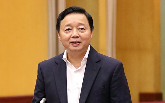 Ông Trần Hồng Hà có Học vị Tiến sĩ. Cao cấp Lý luận chính trị. Là Ủy viên dự khuyết Trung ương Đảng khóa XI; Ủy viên Trung ương Đảng khóa XII, XIII Đại biểu Quốc hội Khóa XIV, Khóa XV.