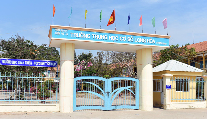 An Giang: Sở GD&ĐT An Giang vừa quyết định cho tất cả giáo viên, học sinh tiểu học nghỉ dạy và học trực tuyến, qua truyền hình trong một tuần, từ ngày 29/11 đến hết ngày 5/12 để đảm bảo sức khỏe, giảm áp lực căng thẳng sau 9 tuần học online.