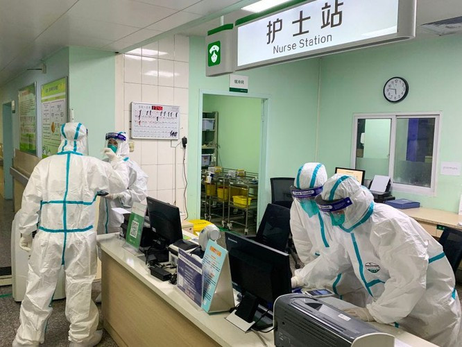 Dịch viêm phổi cấp do virus Corona gây ra bùng phát ở Vũ Hán, Trung Quốc nhanh chóng lan rộng ra nhiều nước. Tính đến thời điểm hiện nay, 30 quốc gia và vùng lãnh thổ trên thế giới có người nhiễm virus corona.