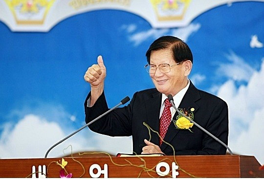 Cả hai giáo phái này đều bị các giáo hội chính thống ở Hàn Quốc coi là dị giáo. Vào những năm 1970, 2 giáo phái trên sụp đổ sau khi thủ lĩnh của tổ chức bị buộc tội lừa đảo.