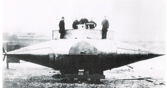 Đây là tàu ngầm đầu tiên trên thế giới. Ảnh chụp năm 1879.