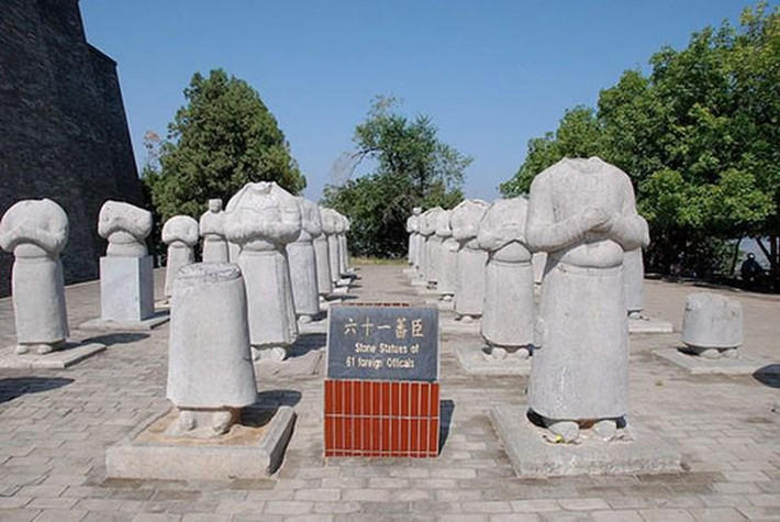 Vào năm 2012, Cục Di sản Văn hóa Thiểm Tây tuyên bố sẽ không khai quật Càn Lăng trong ít nhất 50 năm tới. Theo đó, lăng mộ này trở thành một trong những mộ cổ bí ẩn nhất thế giới, thu hút rất đông du khách tới tham quan mỗi năm.