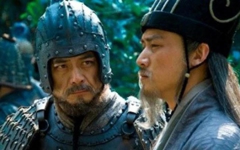 Vị tướng tiếp theo phát huy được tài năng sau khi tìm đổi chủ là Hoàng Trung. Ban đầu, ông là một vị tướng dưới trướng Lưu Biểu nhưng không có nhiều chiến tích xuất sắc.