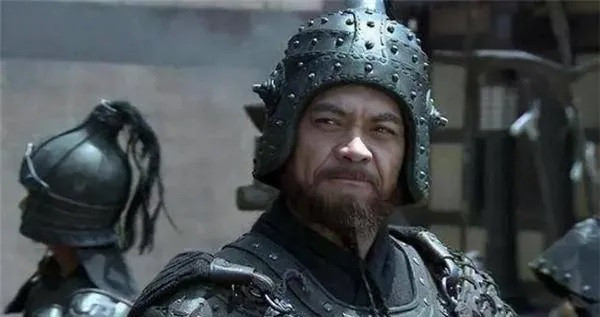 Tương tự Hoàng Trung, Ngụy Diên ban đầu là vị tướng dưới trướng Lưu Biểu. Về sau, Ngụy Diên đầu hàng Lưu Bị và dốc sức cống hiến cho nhà Thục. Đi theo Lưu Bị từ những ngày gian nan, vị tướng này lập được nhiều công lao giúp quân chủ gây dựng thành đế nghiệp.