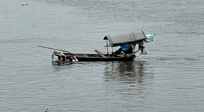 Cô gái được cứu sống an toàn.