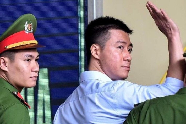 Việc nộp tiền khắc phục hậu quả của Phan Sào Nam là trách nhiệm dân sự buộc phải thi hành. Trường hợp, cơ quan có thẩm quyền kết luận TAND tỉnh Quảng Ninh đã ban hành quyết định trái pháp luật và quyết định này bị TAND Cấp cao hủy bỏ, Phan Sào Nam sẽ tiếp tục phải chấp hành nốt thời gian phạt tù (22 tháng 7 ngày) mà TAND tỉnh Quảng Ninh đã xét giảm trong hai lần năm 2020 và năm 2021.