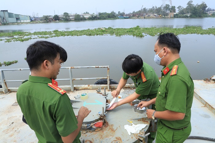 Kết quả giám định các mẫu xăng cho thấy đều có chứa thành phần MTBE (là chất kích RON), có hàm lượng trung bình vượt ngưỡng quy định của Tiêu chuẩn Việt Nam, làm giảm tuổi thọ động cơ và gây ô nhiễm môi trường. Các mẫu xăng trên đều làm giả xăng RON A95.