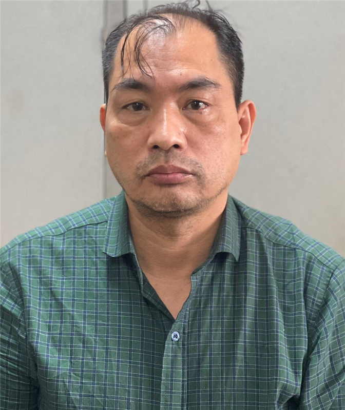 Theo thỏa thuận trên, từ ngày 19/5/2021 đến 19/11/2021, Phạm Duy Tuyến đã 3 lần nhận tổng số tiền 27 tỷ đồng từ Công ty Việt Á. Để nhận số tiền này, Tuyến đã cung cấp hai tài khoản ngân hàng để Công ty Việt Á chuyển 27 tỷ đồng. Việt Á đã chuyển 22 tỷ đồng đến tài khoản của Phạm Văn Cường, bảo vệ của CDC Hải Dương (bạn học của Tuyến) và 5 tỷ đồng đến tài khoản của bà Nguyễn Thị Hiển, chủ tiệm vàng Kim Hiển (có mối quan hệ thông gia với vợ Tuyến).