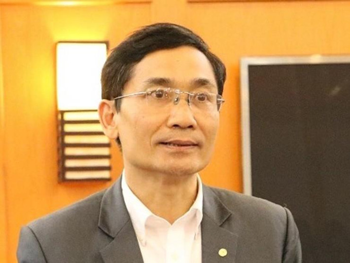 Cựu Phó vụ trưởng Trịnh Thanh Hùng: Kết luận điều tra vụ Việt Á mà Cơ quan CSĐT Bộ Công an mới đây ban hành cho thấy, Trịnh Thanh Hùng, cựu Phó vụ trưởng Vụ Khoa học và Công nghệ các ngành kinh tế kỹ thuật, Bộ KH&CN là người chỉ dẫn, hỗ trợ đắc lực cho Phan Quốc Việt, Chủ tịch kiêm Tổng Giám đốc Công ty Việt Á.