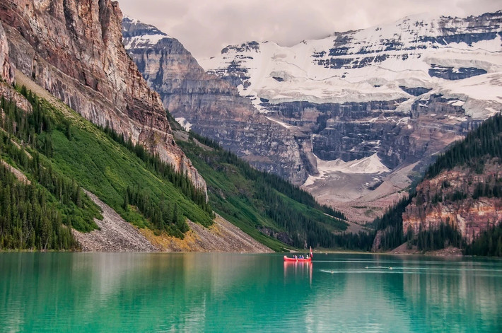 4. Canada: Canada là đất nước lớn thứ 2 thế giới với nhiều vùng bị tuyết bao phủ quanh năm. Tuy nhiên, mặt trời ở đây vẫn chiếu sáng liên tục suốt 50 ngày hè. Ảnh: Pexels.