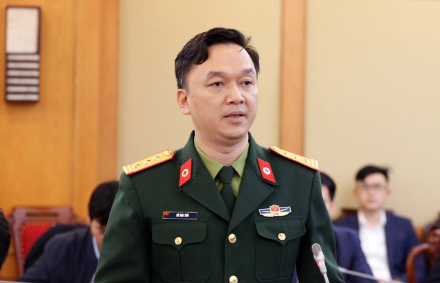 Thượng tá, PGS.TS Hồ Anh Sơn - Phó Giám đốc Viện Nghiên cứu Y dược học Quân sự với vai trò là Chủ nhiệm đề tài chịu trách nhiệm chính về các vi phạm, khuyết điểm trong quá trình tổ chức thực hiện nhiệm vụ nghiên cứu; thiếu trách nhiệm trong kiểm tra, kiểm soát việc chế tạo 20.000 kít xét nghiệm thuộc phạm vi đề tài, để xảy ra các vi phạm nghiêm trọng, gây thất thoát ngân sách.