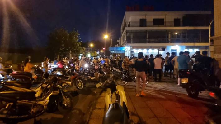 Người dân ở khu vực cho biết, khu chung cư Tinh Thành Quốc tế là dự án của nhà đầu tư đến từ Trung Quốc, tên Việt Nam là Công ty TNHH đầu tư Khải Đệ Việt Nam, đây là dự án lớn được xây dựng trên diện tích 43ha, có nhiều người Trung Quốc cư trú.