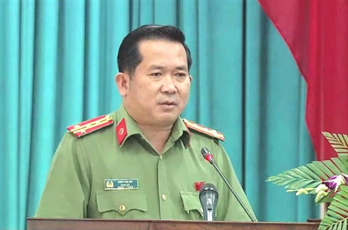 Đại tá Đinh Văn Nơi là một trong những lãnh đạo công an tỉnh được biết đến với những phát ngôn cứng rắn, không ngại va chạm. Ngay khi được bổ nhiệm Giám đốc Công an tỉnh An Giang, Đại tá Đinh Văn Nơi đã có phát ngôn mạnh mẽ: "Cá nhân tôi chắc chắn sẽ không có khó khăn, áp lực nào trong công việc xử lý các loại tội phạm, kể cả tội phạm núp bóng. Tôi nghĩ tất cả các loại tội phạm đều phải bị xử lý như nhau vì cá nhân tôi không ở địa phương này, không có người thân quen, không có sân trước, sân sau, lợi ích kinh tế gì ở đây nên trong công tác xử lý tội phạm sẽ luôn triệt để, công tâm".