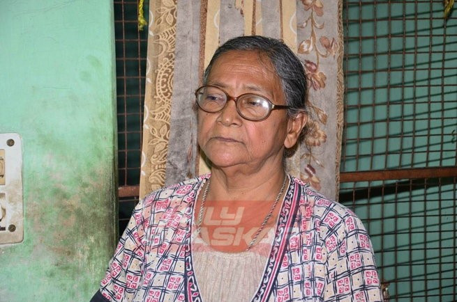 Đây là nơi "nàng Anandi" đã sinh ra và lớn lên. Khi chuyển hướng hoạt động nghệ thuật, cô mới rời gia đình. Căn nhà hiện chỉ có bà nội và anh họ Pratyusha sinh sống. Bà Jharna Banerjee đã khóc khi nhớ về cháu gái.