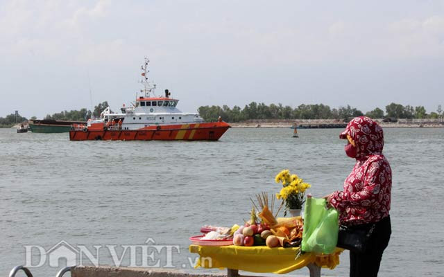Chuyến tàu thứ 2 SAR 272 chuẩn bị cập bến.