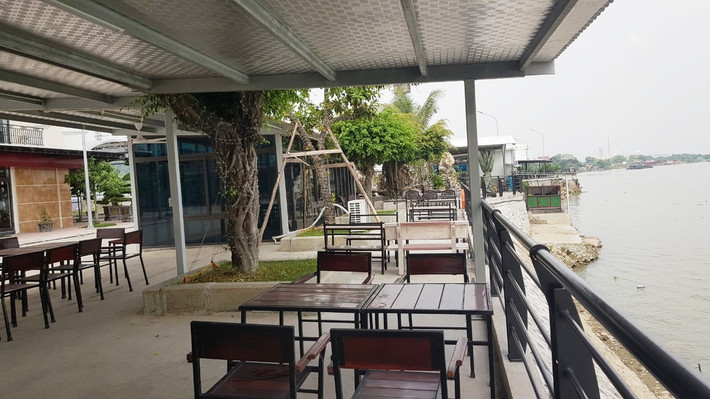 Nguyên nhân khác là do Công ty TNHH Đức Dương chưa hiểu đúng pháp luật, nóng vội trong triển khai dự án, có tâm lý chủ quan, cho rằng Công ty là chủ dự án theo Quyết định số 2048/QĐ-UBND ngày 24/11/2020, số 1154/QĐ-UBND ngày 24/12/2020 của UBND thị xã Kinh Môn nên đã nhanh chóng, tích cực thực hiện các công việc để sớm có mặt bằng thi công dự án.