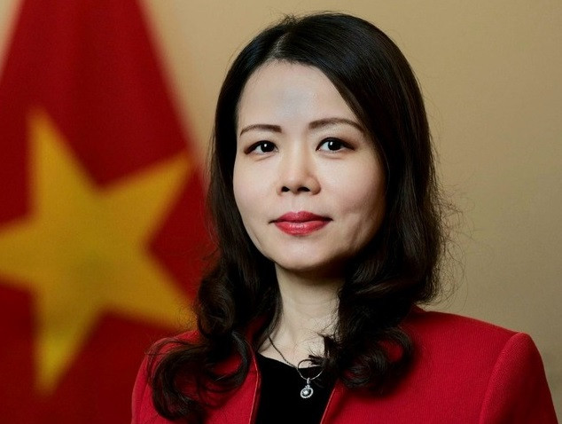 Thủ tướng Chính phủ Phạm Minh Chính vừa ký Quyết định 1176 ngày 12/10/2023 bổ nhiệm bà Nguyễn Minh Hằng, Trợ lý Bộ trưởng Bộ Ngoại giao, Vụ trưởng Vụ Tổng hợp kinh tế, Bộ Ngoại giao giữ chức Thứ trưởng Bộ Ngoại giao.