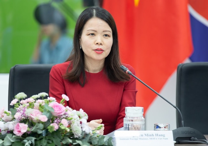 Hiện nay, bà Nguyễn Minh Hằng là Ủy viên Ban chấp hành Trung ương Hội Liên hiệp phụ nữ Việt Nam.