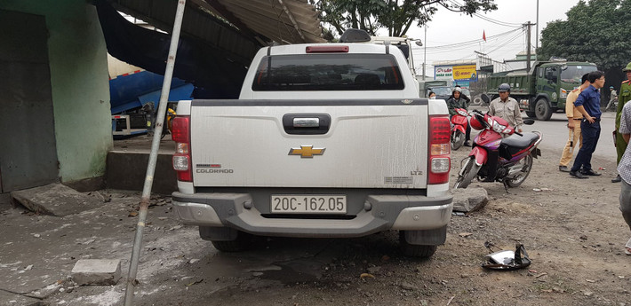 Nhiều người dân đã hoảng hốt khi chứng kiến vụ tai nạn.