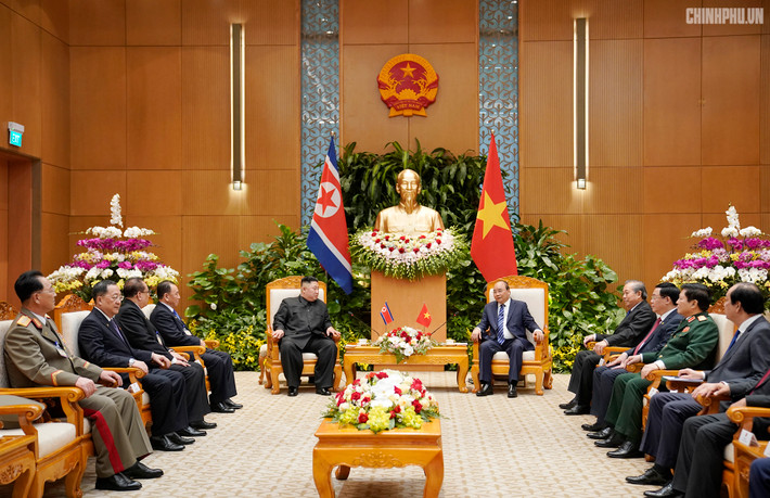 Thủ tướng Nguyễn Xuân Phúc tiếp Chủ tịch Kim Jong-un. Ảnh VGP
