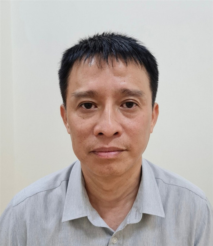 Cựu Vụ trưởng Vụ Quan hệ quốc tế Nguyễn Thanh Hải. Ngày 20/9, Bộ Công an khởi tố bị can, ra lệnh bắt tạm giam đối với ông Nguyễn Thanh Hải - Vụ trưởng Vụ Quan hệ quốc tế (Văn phòng Chính phủ) về tội Nhận hối lộ.