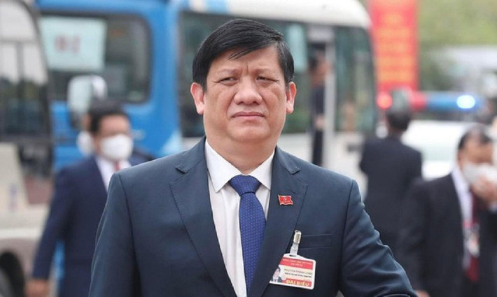 Cựu Bộ trưởng Y tế Nguyễn Thanh Long: Ngày 7/6, Cơ quan Cảnh sát điều tra Bộ Công an đã khởi tố, bắt giam ông Nguyễn Thanh Long – cựu Bộ trưởng Y tế về tội “Lợi dụng chức vụ quyền hạn trong khi thi hành công vụ”.
