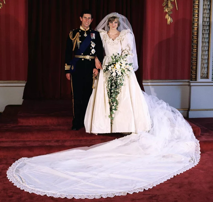 1. Công nương Diana: Đám cưới của Thái tử Charles và Công nương Diana năm 1981 từng được mệnh danh là "đám cưới thế kỷ" với khâu tổ chức tiêu tốn khoảng 57 triệu bảng Anh, thu hút hơn 750 triệu người theo dõi trực tiếp. Ảnh: Getty.