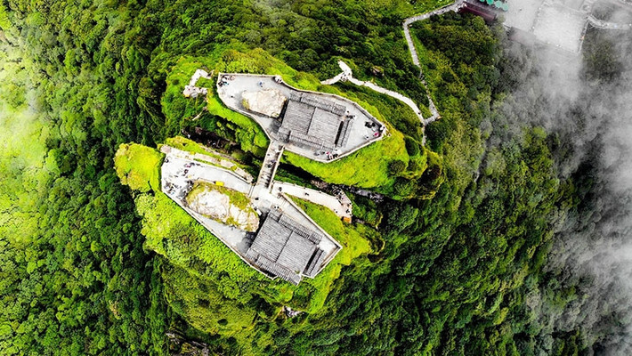 Điều khiến đền đôi nổi tiếng và trở thành điểm hành hương hút khách bậc nhất nước này chính là bí mật về quá trình xây dựng. Ảnh: Chinadiscovery.