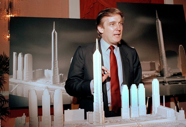 Năm 1983, đế chế Trump trở thành hiện thực khi tòa tháp Trump được hoàn thành. Ảnh: arty Lederhandler/AP.