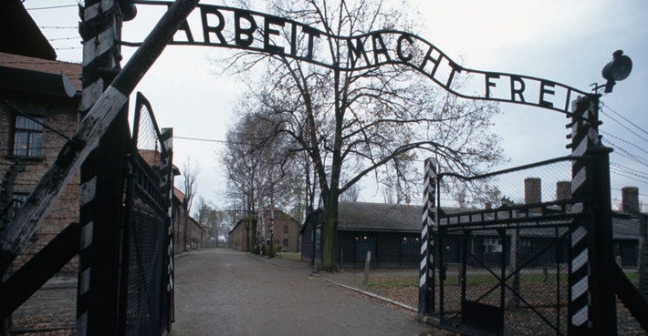 Các phòng hơi ngạt ở 2 trại tập trung Auschwitz và Birkenau có thể giết chết 6.000 người mỗi ngày.