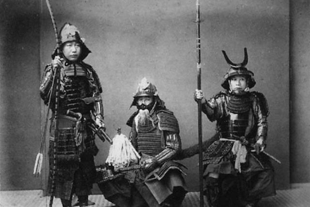 Mới đầu, Bushido chỉ áp dụng cho tầng lớp chiến binh thông thường. Về sau, nó dần trở thành một bộ luật được áp dụng rộng rãi trong thời kì phong kiến ở Nhật Bản.