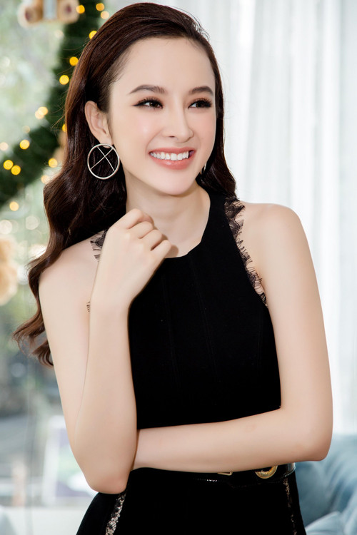Sau mối tình ồn ào với bác sĩ thẩm mỹ Chiêm Quốc Thái, hiện tại cô vẫn lẻ bóng, chưa tìm được hạnh phúc mới.