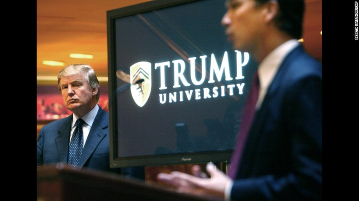 Tổng thống Donald Trump từng chia sẻ về bí quyết có sự nghiệp thành công: "Đằng nào thì bạn cũng phải nghĩ. Vì vậy, sao không nghĩ lớn luôn?". Ảnh: CNN.