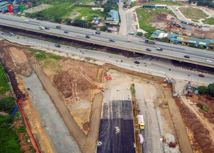 Tuyến số 1 của dự án này có chiều dài 2,54 km có điểm đầu giao với đường vành đai III (đường Nguyễn Xiển), điểm cuối nối với đường 70.