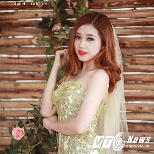 Trần Thị Ngọc Anh (1995), sinh ra và lớn lên tại Yên Dũng – Bắc Giang. Cô bạn vừa kết thúc năm học thứ 3, khoa Báo chí và truyền thông, trường Đại học Khoa học xã hội và Nhân văn (Hà Nội).