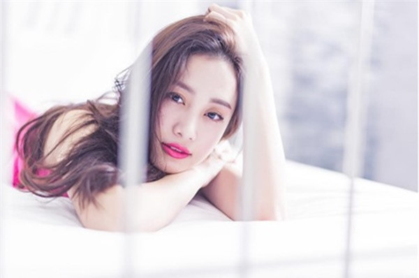 Không chỉ nổi tiếng ở Việt Nam, thiếu nữ gốc Việt Jun Vũ còn khiến giới trẻ Thái Lan phát cuồng.