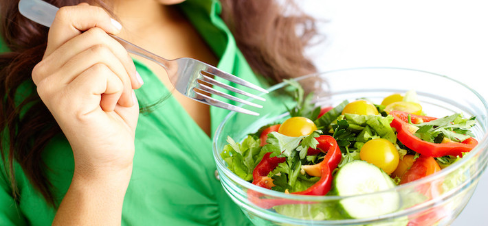 Mỗi bữa ăn bạn cần chứa các chất như carbohydrate, protein và chất béo lành mạnh. Thủ thuật đơn giản là cân bằng giữa các nhóm thực phẩm.
