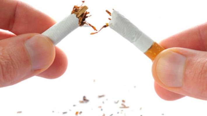 Hút thuốc gây ra phản ứng viêm và nó cũng làm tăng tỷ lệ các mảng bám tích tụ trong các động mạch dẫn đến chứng viêm mãn tính. Ảnh: Internet.