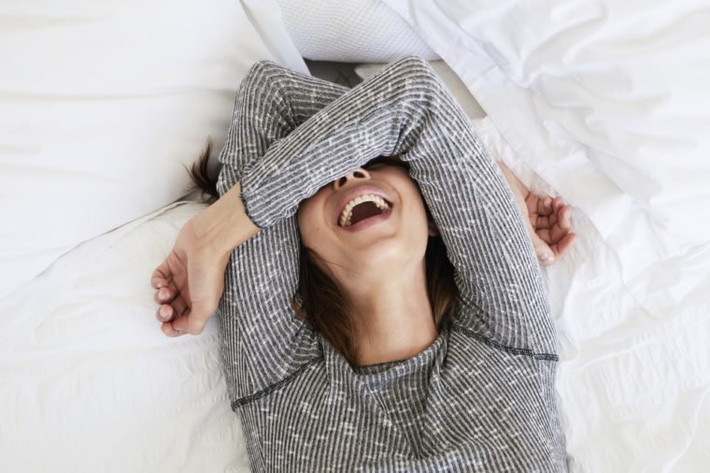 Âm nhạc luôn là một phần không thể thiếu trong đời sống tinh thần của chúng ta. Nghe nhạc buổi sáng giúp bạn có một ngày mới tươi vui và phấn chấn hơn. Ảnh: Shutterstock.