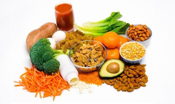 Thực phẩm giàu axit folic giúp ngăn ngừa sự tích tụ máu, giảm nguy cơ bệnh tim và đột quỵ.