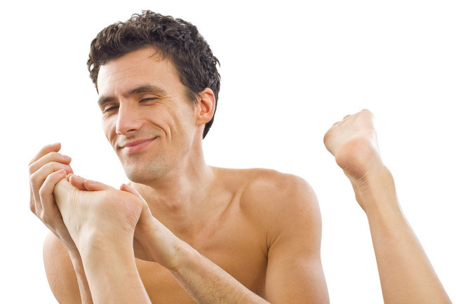 Massage chân là một cách tuyệt vời để thể hiện tình yêu với người bạn đời của bạn. Ai lại không thích được người mình yêu thương mát xa chân sau một ngày làm việc mệt mỏi.