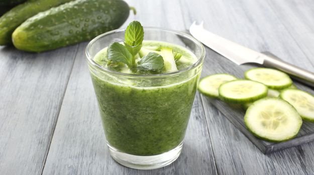 Nước ép dưa chuột chứa nhiều canxi, phốt pho, sắt, vitamin A, axit amin, vitamin B1, vitamin C và vitamin B2 có thể giúp giảm lượng đường trong máu.