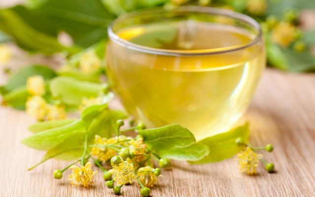 Trà hoa chanh không chỉ chữa chứng mất ngủ, mà còn giảm lo lắng và căng thẳng về động mạch. Uống trà thảo dược này trước khi đi ngủ sẽ tạo ra một giấc ngủ sâu.
