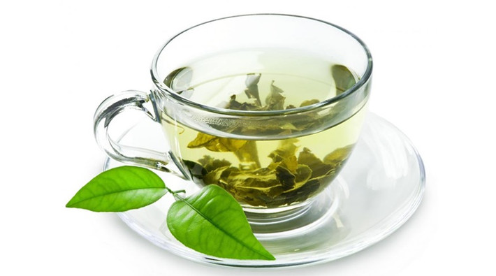 Trà xanh là một trong những thực phẩm lọc sạch gan và cải thiện chức năng gan vì nó có chứa chất chống oxy hoá đặc biệt gọi là catechins.