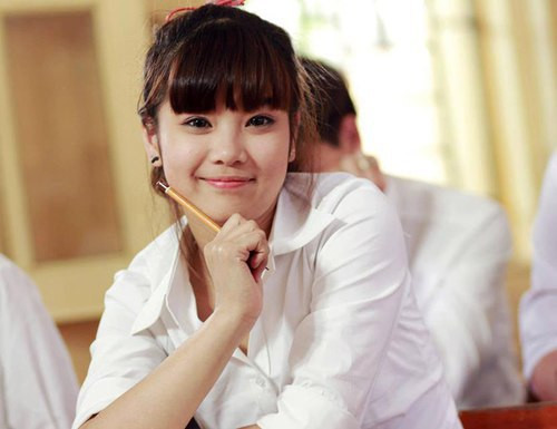 Tuy nhiên, Chibi Hoàng Yến vẫn bị gọi là cô nàng "nấm lùn" khi chỉ cao khoảng 1m55.