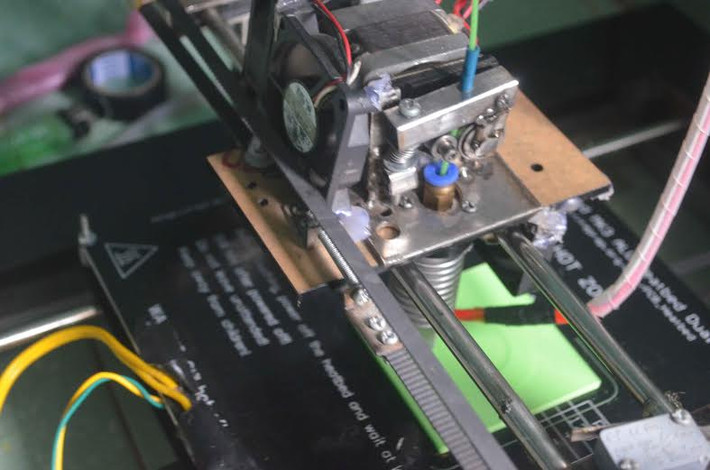 “Tất cả sản phẩm phức tạp nhất máy in đều in được. Chỉ cần thiết kế 3D bằng mô hình rồi đưa vào máy và chờ đợi kết quả.